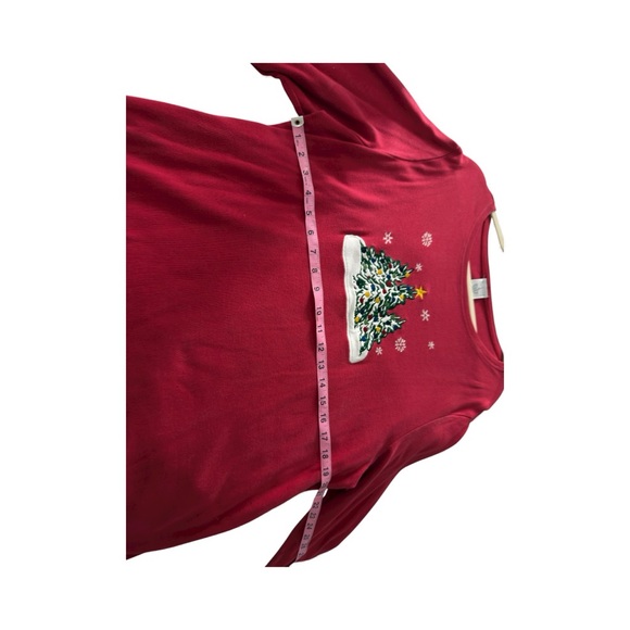 Christmas long sleeve crew neck shirt,
size 1x see measurements in picture - Picture 4 of 9